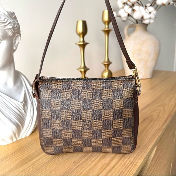 ✅AUTHENTIC✅LOUIS VUITTON Ebene Damier Truth Cosmetic Pouch - Picture 6 of 17